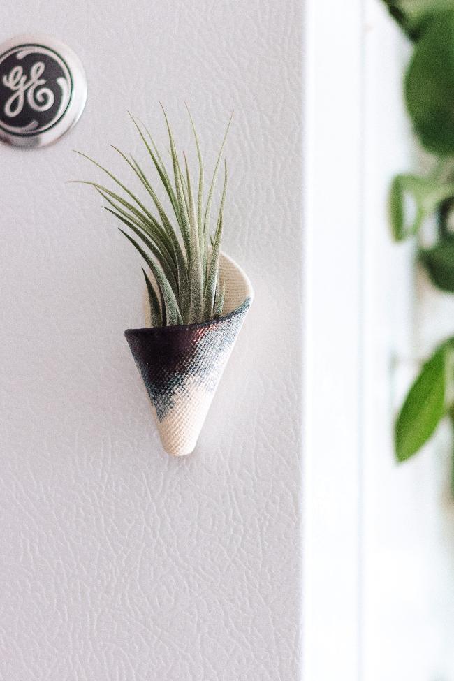 Mini Wall Planter Magnet