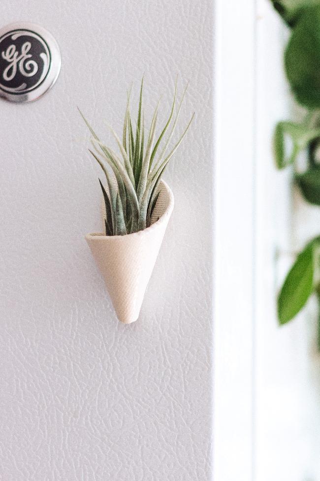 Mini Wall Planter Magnet